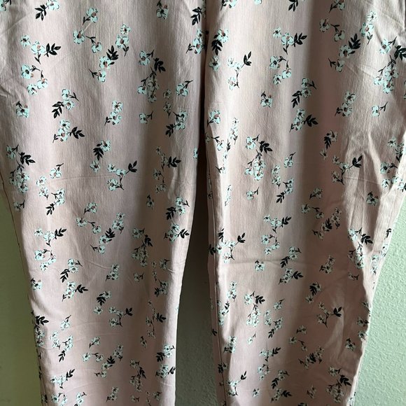 NWOT Lane Bryant The Allie Floral Print Ankle Pants Size 18 Style 1092918 - Picture 3 of 10